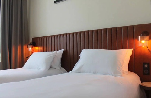 Signes Hotel | 3 units w/Pool Access Near Circuit Paul Ricard, Sainte-Baume & Water Park Nearby