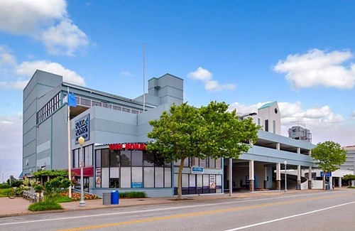 Northeast Virginia Beach Hotel | 3-Star Hotel ∙ Four Points by Sheraton Virginia Beach Oceanfront
