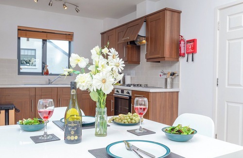 Charlestown Apartment | 3 Waterwheel Apartment