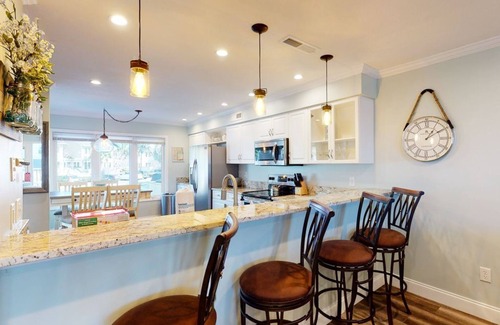 Johns Island Condo | 30-Day Marshfront Rental Condo w/Amazing Views, 2 Porches, Laundry & Shared Pool