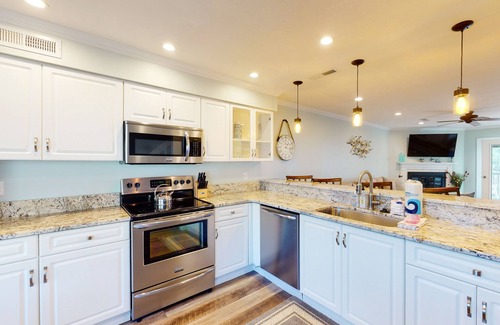 Johns Island Condo | 30-Day Marshfront Rental Condo w/Amazing Views, 2 Porches, Laundry & Shared Pool