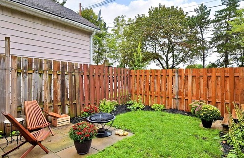 London House | 30+ day, Remote Work, Pet Friendly, Fenced Backyard, Near Downtown