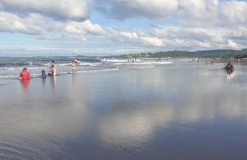 Nasugbu Villa | 30 persons Beachfront house with big pavillion