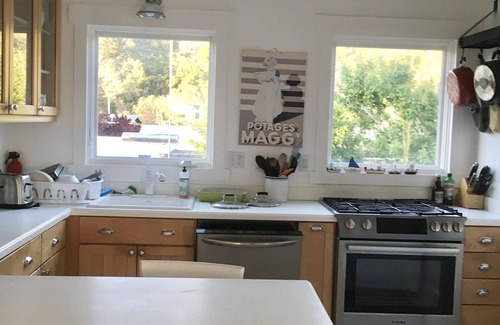 Stinson Beach House | 30 Steps to beach; ocean views & sounds; fiber internet & work desks; beach toys