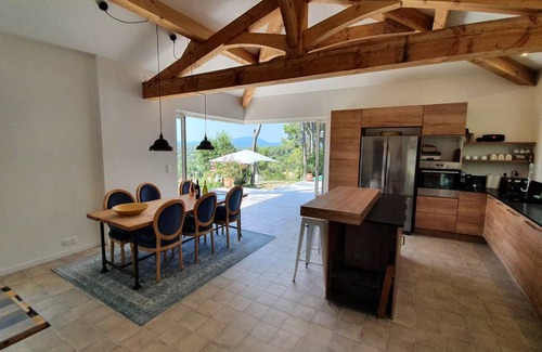 Montferrier-sur-Lez House | 300 m² House ∙ 5 bedrooms ∙ 9 guests