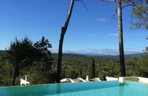 Montferrier-sur-Lez House | 300 m² House ∙ 5 bedrooms ∙ 9 guests