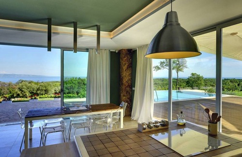 Peruski House | 300 m² House ∙ 3 bedrooms ∙ 8 guests