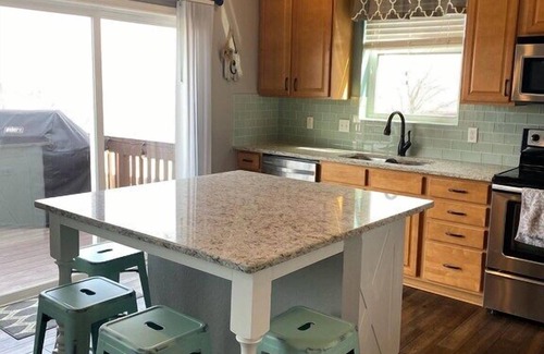 Jefferson House | 3000 sq ft West Omaha home. Perfect for wedding parties & families with kids!