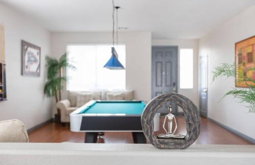 Spring Valley Apartment | 3000sqft House 8beds 3bath Pool jacuzzi Bbqj