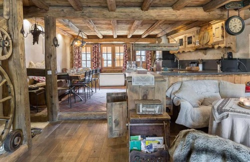 Le Raffort Apartment | 300m from ski slopes, sauna, balcony, fireplace or stove, parking, tv, 220m², Méribel