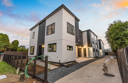 East Tamaki Apartment | 302 Te Irirangi Drive