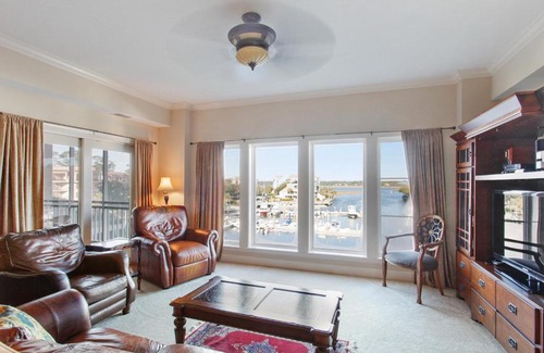 Shelter Cove House | 304 Main Sail