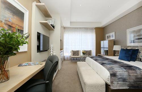 Greater Johannesburg Metropolitan Area Apartment | 305 Sandton Skye Apartments