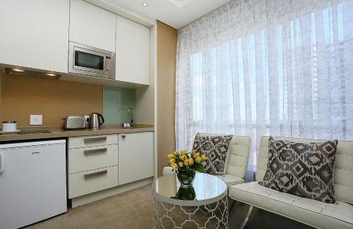 Greater Johannesburg Metropolitan Area Apartment | 305 Sandton Skye Apartments