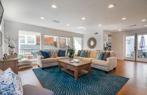 Corona del Mar House | 310 and a half Iris Ave