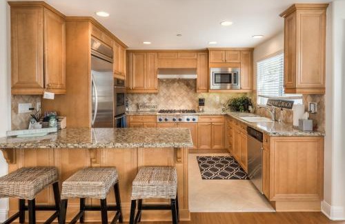 Corona del Mar House | 310 and a half Iris Ave