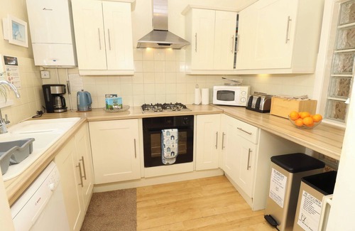 Southbourne Cottage | 32 Cranleigh Close