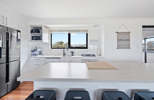 Middleton House | 32 Hargreaves-Linen Included-Pets Negotiable-Wi-Fi