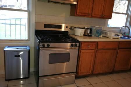Englewood House | 320 Happy Home