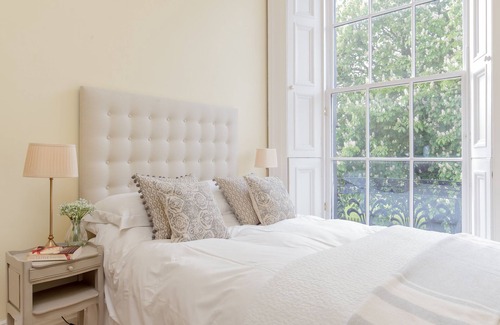 Bonnington Apartment | 325 - Saxe Coburg Place Apartment