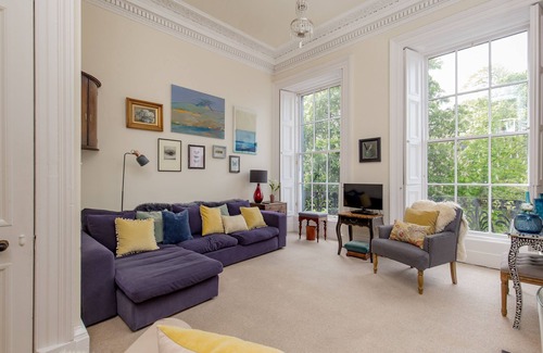 Bonnington Apartment | 325 - Saxe Coburg Place Apartment
