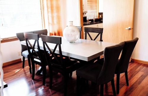 Fairlawn Heights House | 327 · Fairlawn 327 | Spacious 2F & 4H Bathrooms