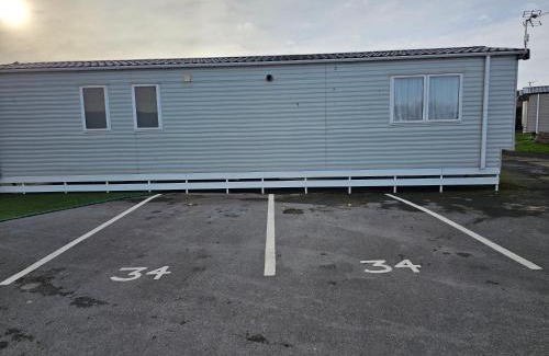 Brean Ski Chalet | 34 Brean Leisure Park Unity Beach 6 berth Passes optional No pets