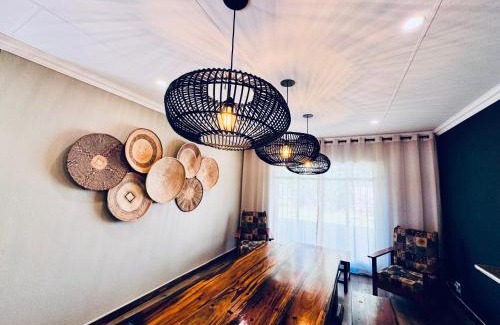 Flora Park House | 34 Saligna st - 6 Guests Self Catering