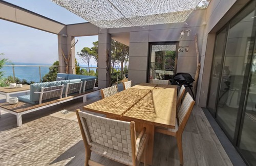 Begur Villa | 340 m² Villa ∙ 4 bedrooms ∙ 8 guests