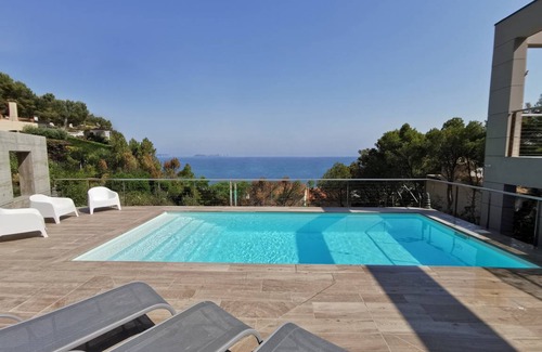Begur Villa | 340 m² Villa ∙ 4 bedrooms ∙ 8 guests