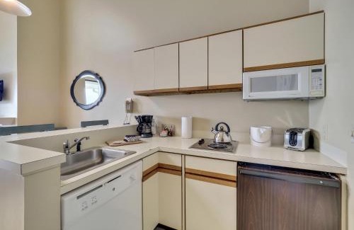 Charlevoix House | 347 Edgewater Inn