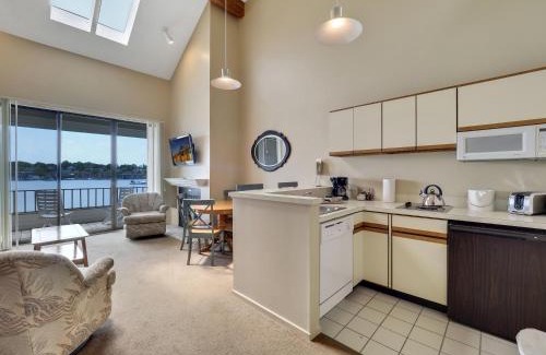 Charlevoix House | 347 Edgewater Inn