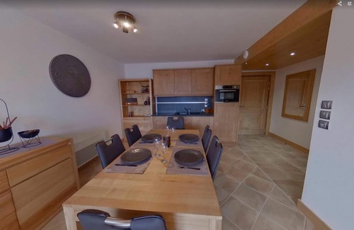 Bisanne 1500 Apartment | 350m from shops, 1st floor, view panoramic, swimming pool, balcony, parking, tv, ski locker, 60m²