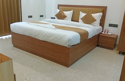 Sector 39 Hotel | 360 Degree Hotel Medicity