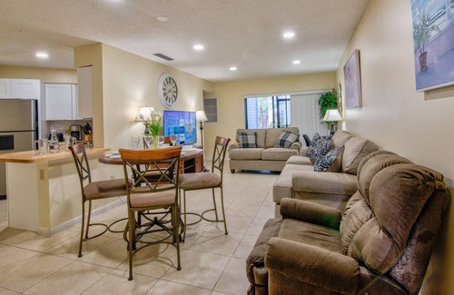 Ventura Apartment | 3608 Apartment with 3 swimming pools , Near Disney world.
