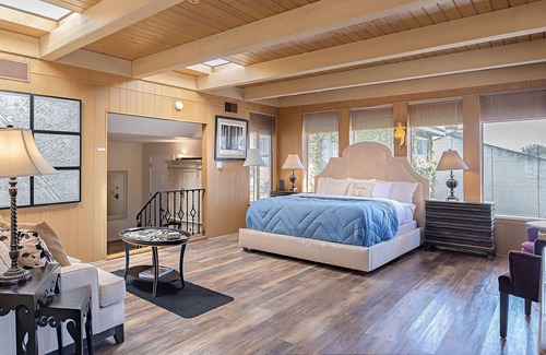 Northwest Carmel Apartment | 3797 Pine Place 2 Bedroom Apts by Redawning
