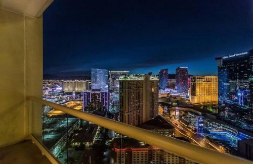 Las Vegas House | 37th Floor Penthouse - Strip View - MGM 37807