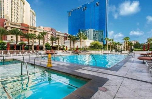Las Vegas House | 37th Floor Penthouse - Strip View - MGM 37807
