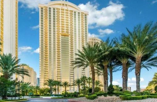 Las Vegas House | 37th Floor Penthouse - Strip View - MGM 37807