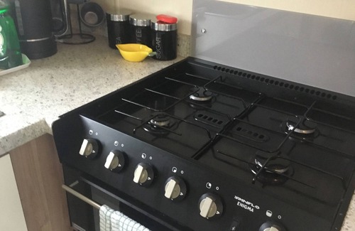 Porthmadog Cottage | 38 THE GREEN, pet friendly, country holiday cottage in Prenteg