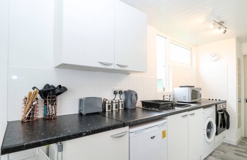 Great Yarmouth Cottage | 39 Hawaii Beach Bungalows