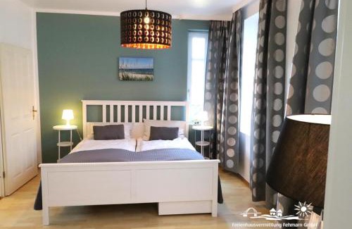 Burg auf Fehmarn House | 39 Weiße Villa am Schwanenteich EG rechts