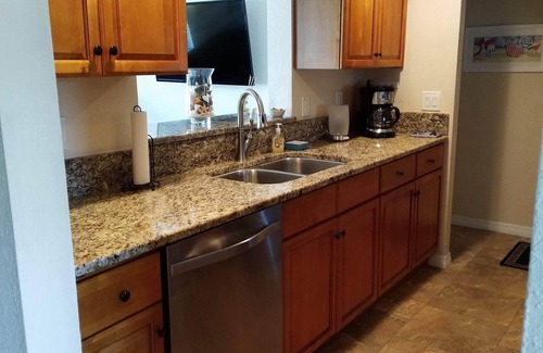Laurel House | 3BD/2BA, 2 w King Beds, 4 Bikes, 1/2 mile to Beautiful Nokomis Beach