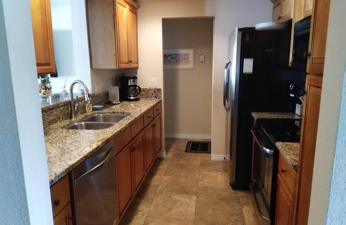 Laurel House | 3BD/2BA, 2 w King Beds, 4 Bikes, 1/2 mile to Beautiful Nokomis Beach