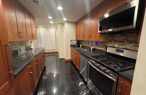 Norcross House | 3BD 2Bath Modern City Escape