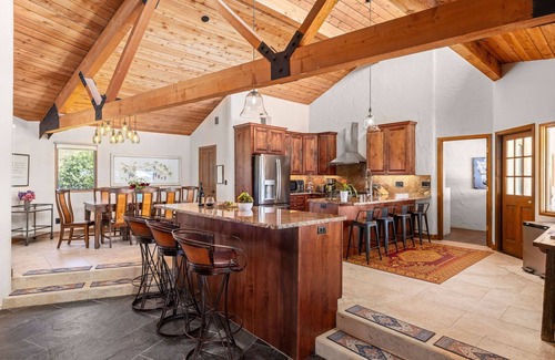 Atascadero House | 3bd, sleeps 8, just 20 minutes from Sensorio in the heart of the Central Coast
