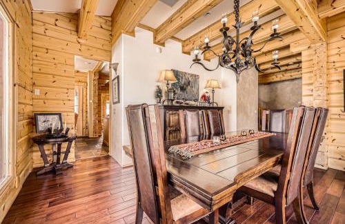 The Highlands House | 3BDR with Loft for 8 Hot Tub Sauna & Mtn Views