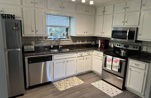 Fayetteville House | 3Bdrm /2.5 bath 2 story quiet neat home. located in Fayetteville close Trilith