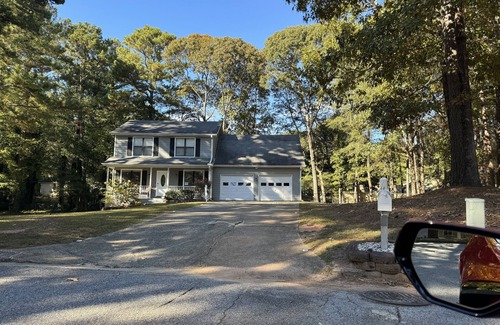 Fayetteville House | 3Bdrm /2.5 bath 2 story quiet neat home. located in Fayetteville close Trilith
