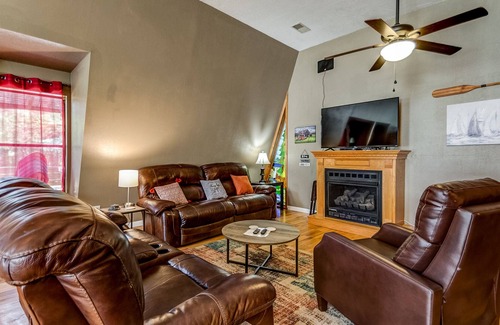 Kingston Cabin | 3Bdrm Texoma Near Marina Firepit Pool Table & More